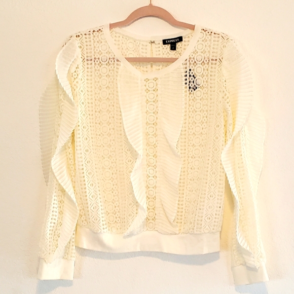 NWT Express Cream White Blouse Flutter Detail Unique w/ Movement! - Picture 6 of 15